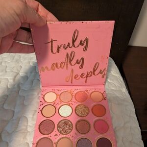 Truly Madly Deeply Glam Eyeshadow Palette